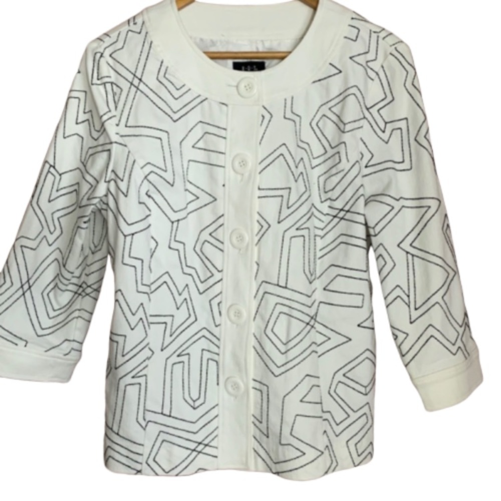 White jacket black stitching R.Q.T. EUC L